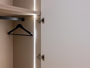 12 accesorios imprescindibles que no pueden faltar en tu vestidor