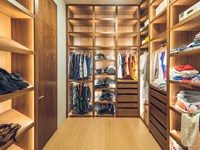 ¿Cómo aprovechar al máximo el espacio en tu vestidor? 
