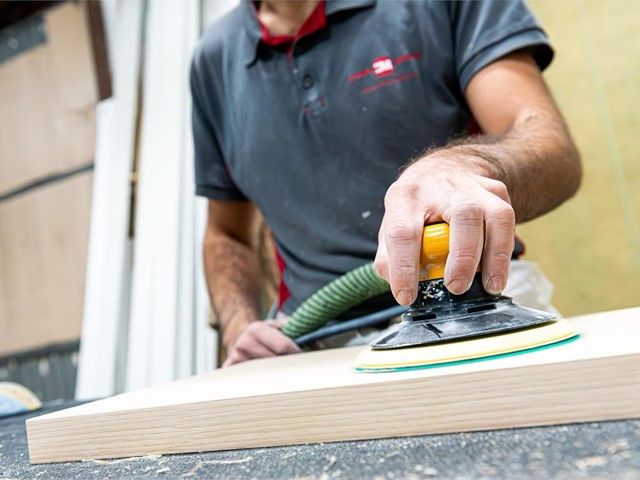 Cómo elegir el mobiliario de madera perfecto para espacios exteriores