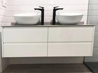 Muebles de madera en baños: ¿se aconseja?