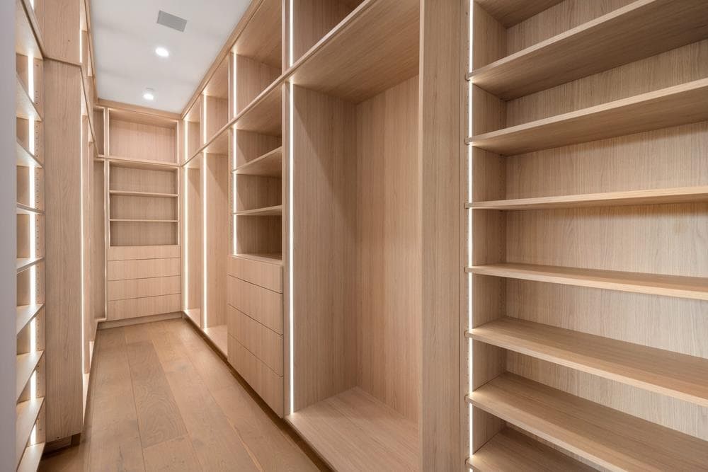 ¿Qué son los armarios modulares y cómo me ayudan a ahorrar espacio?
